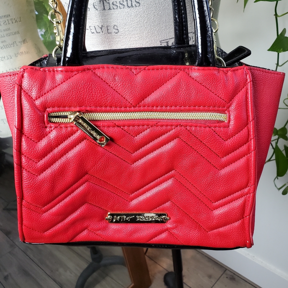 BETSEY JOHNSON | Zig Zag Pattern Sparkle Black Bow Gold Chain Crossbody Handbag - Picture 8 of 16